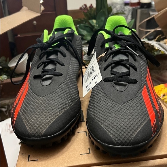 Athletic_Shoes